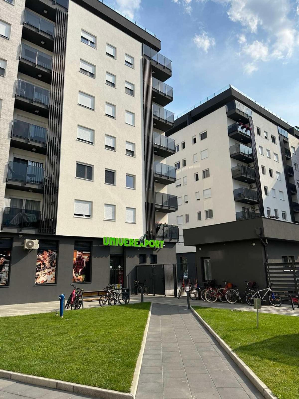 Park Novi Apartment *